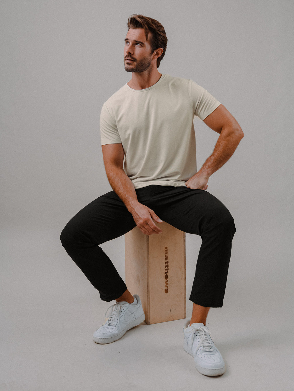 [info]--Alex is 5'10", 170lbs and wears a size M