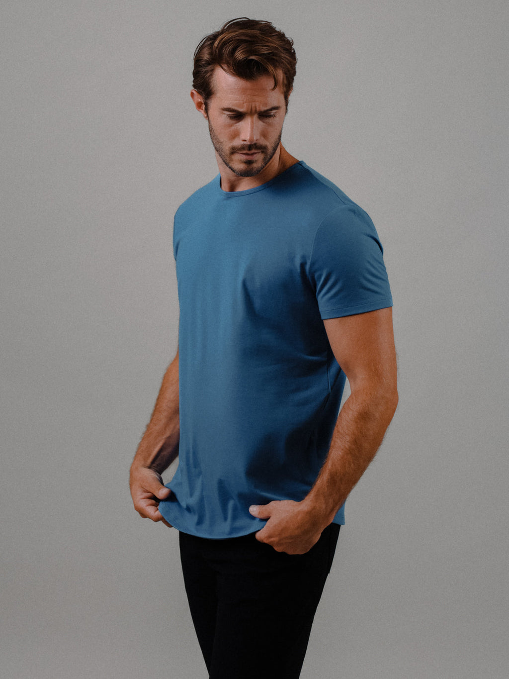 [info]--Alex is 5'10", 170lbs and wears a size M