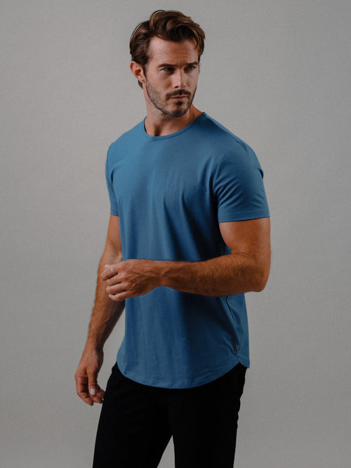 [info]--Alex is 5'10", 170lbs and wears a size M