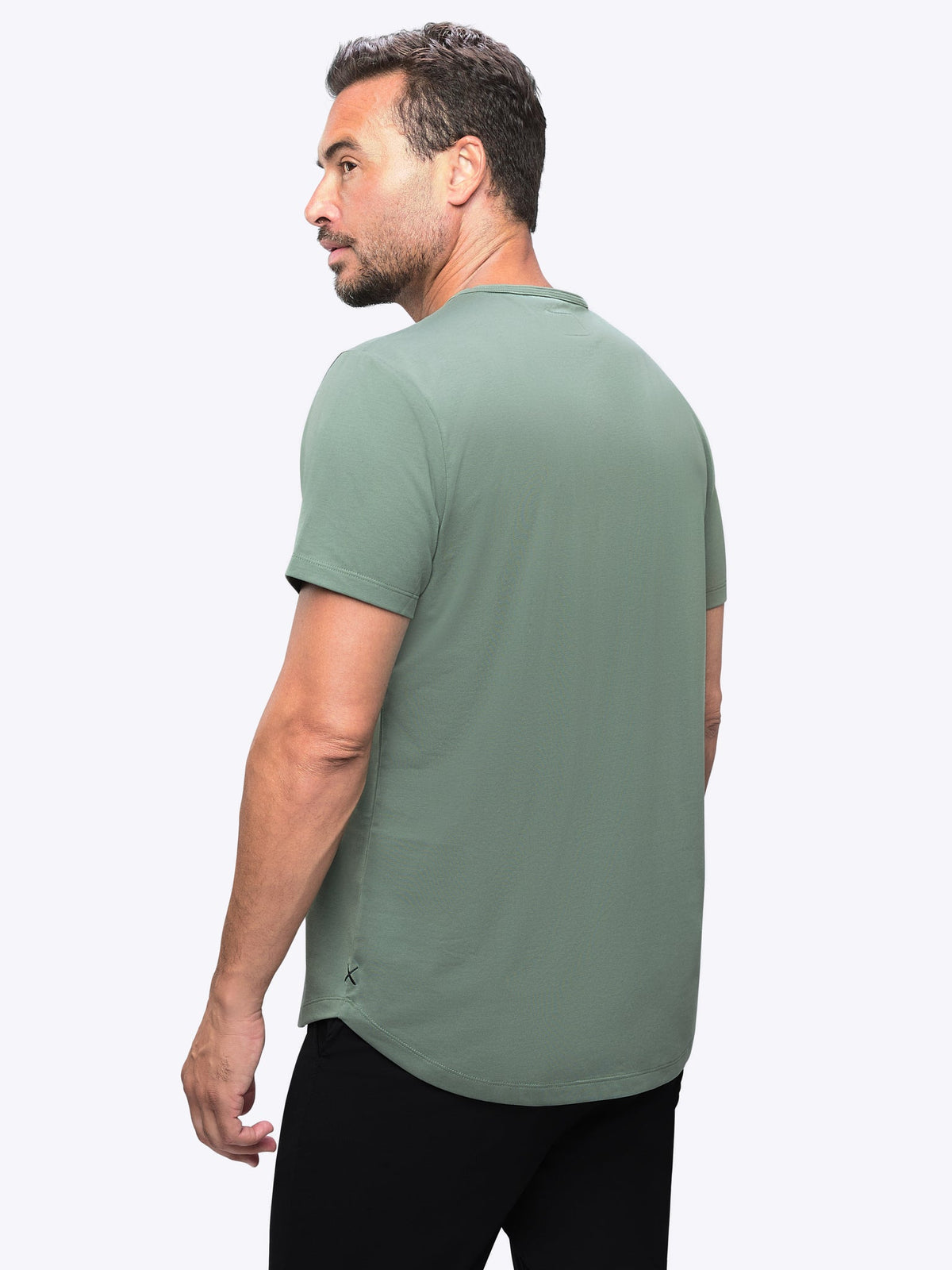 AO Henley Curve-Hem | Basil Signature-fit PYCA Pro®