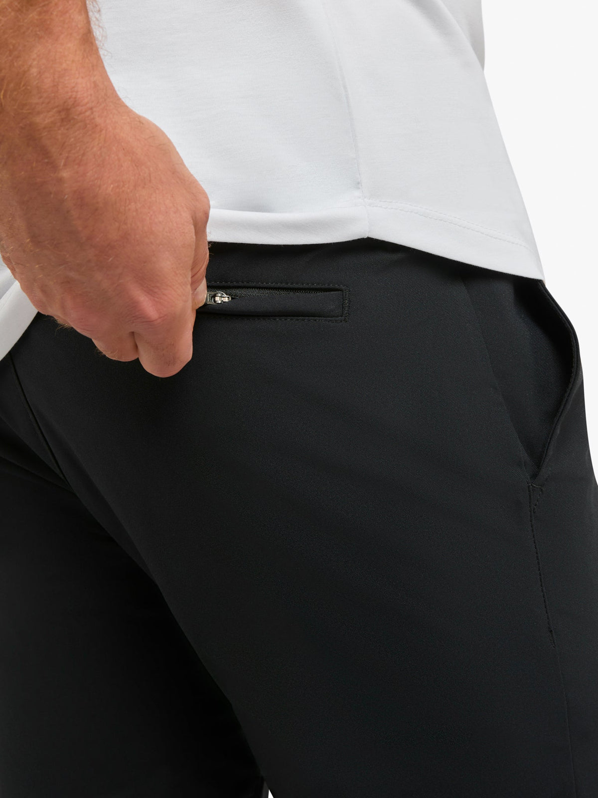 AO Jogger Pant | Black Slim-fit Versaknit®