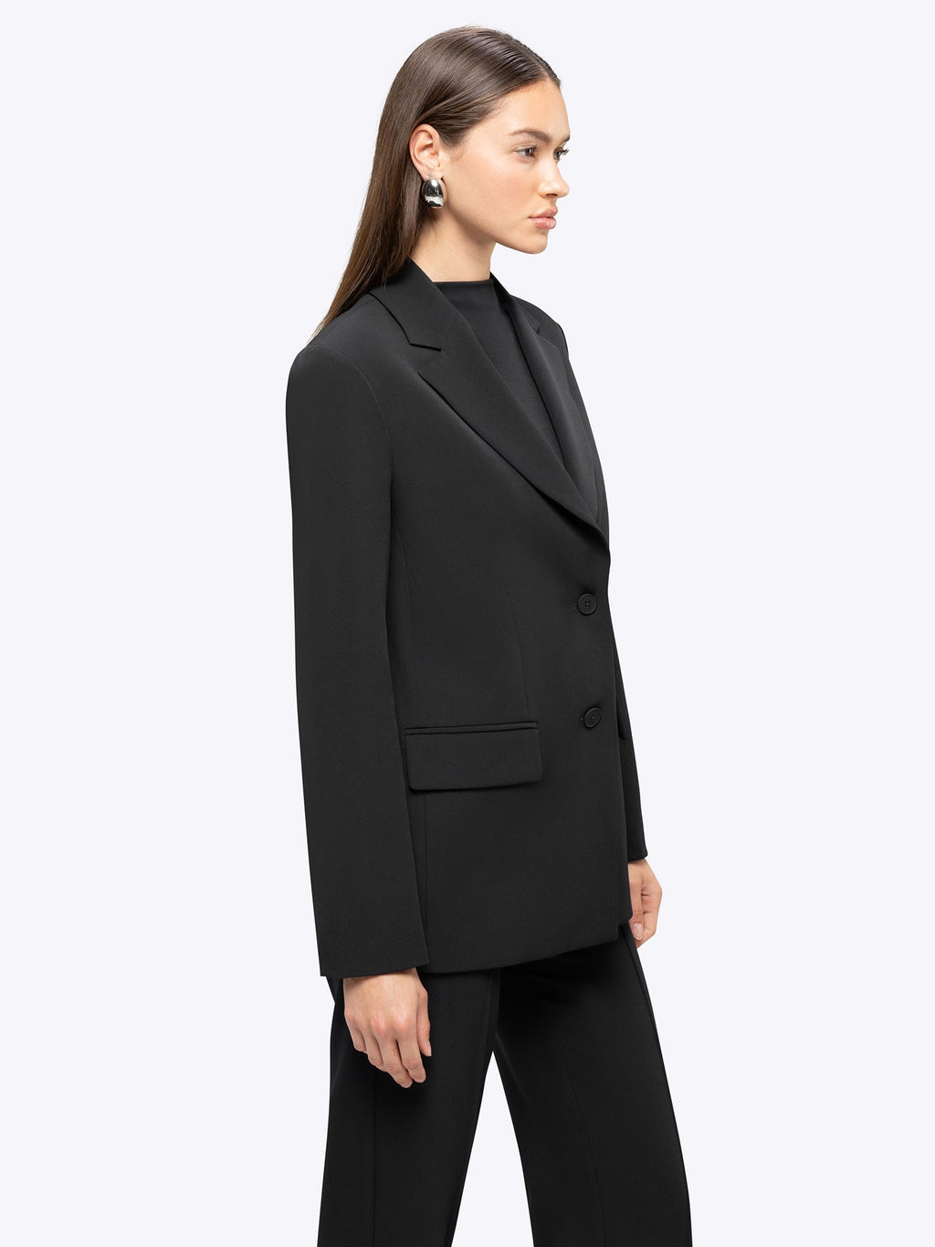 [info]--Anna is 5'10" and wears a size XS
