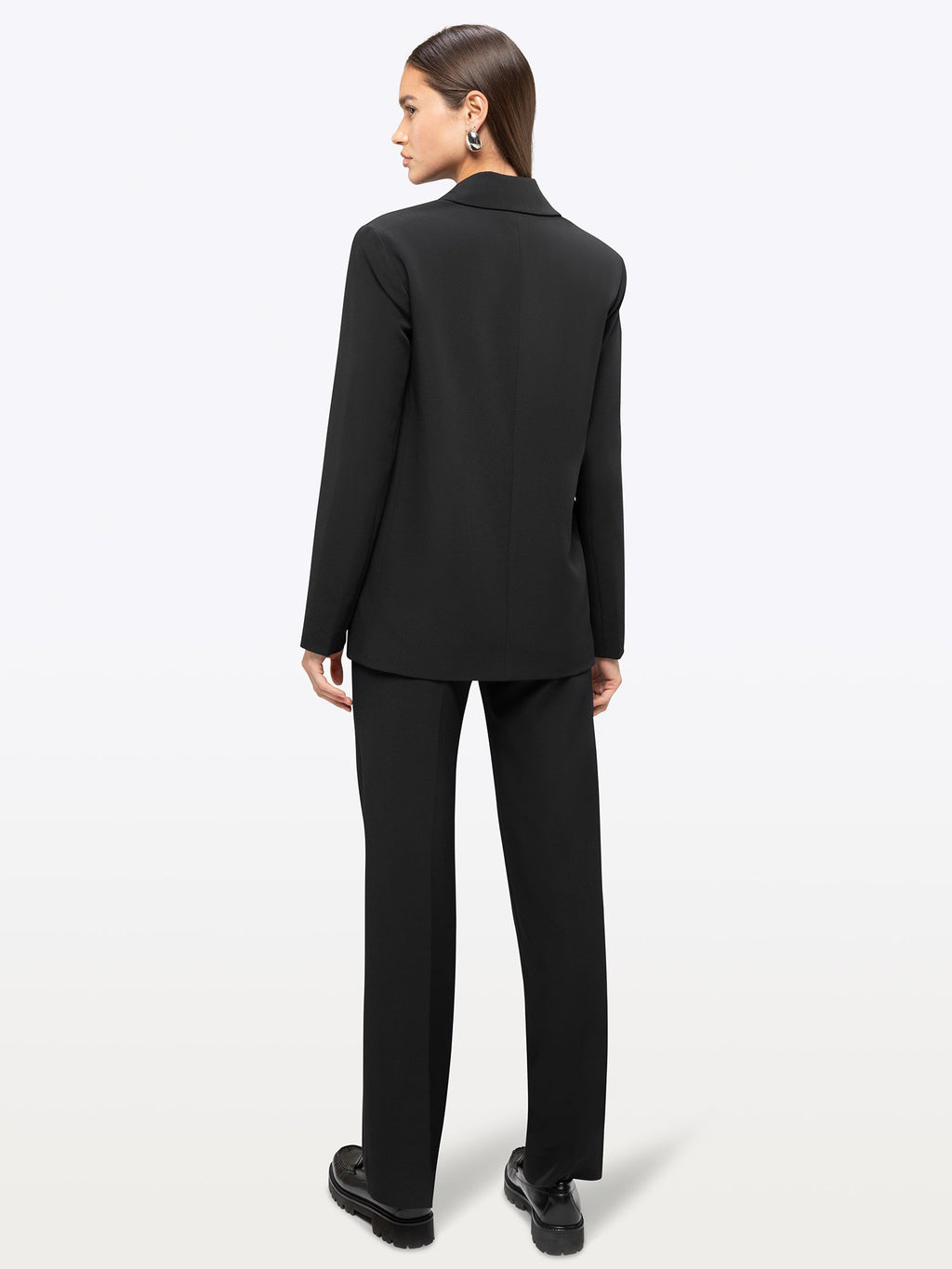 Muse Blazer | Black Classic-Fit