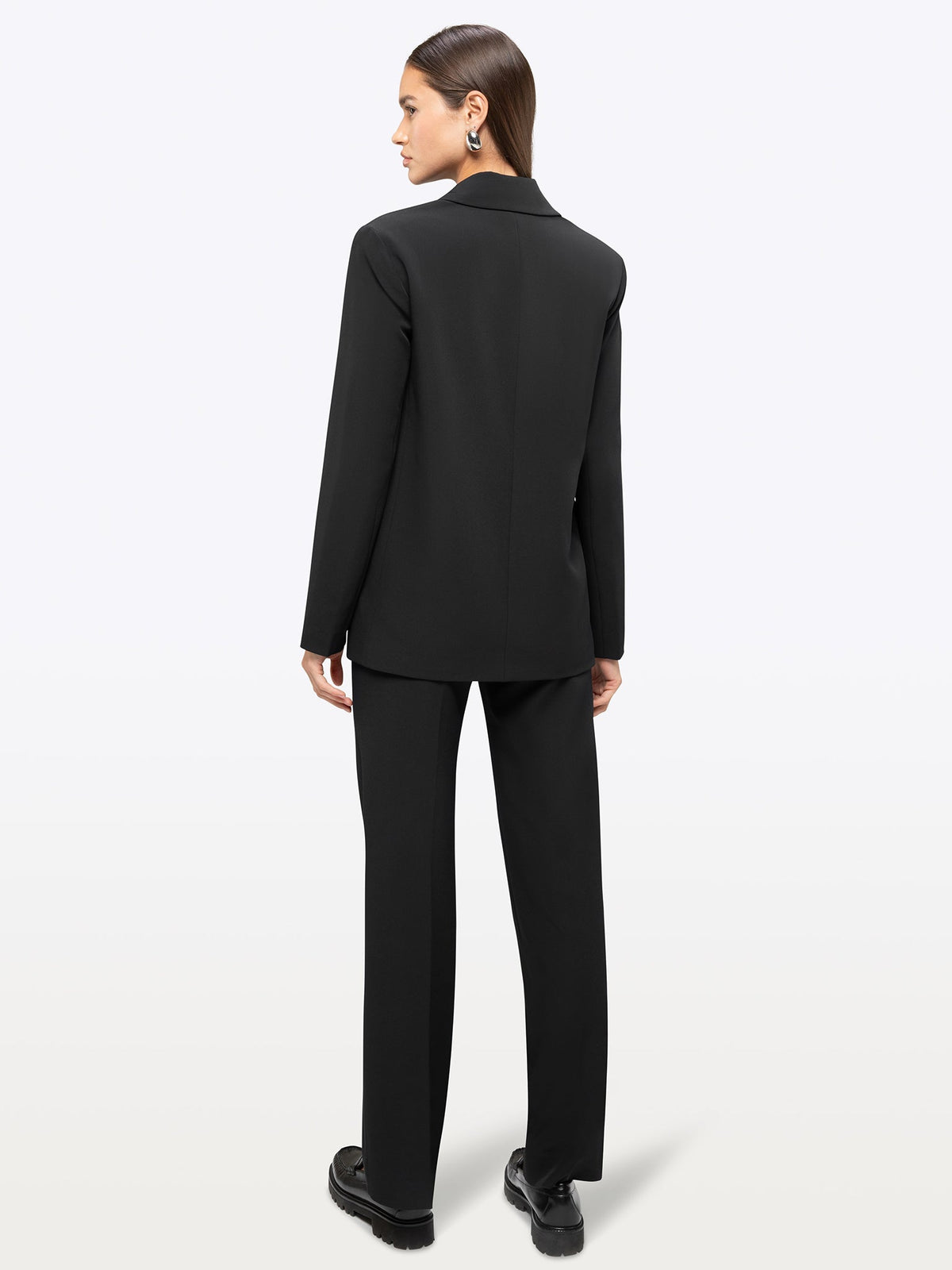 Muse Blazer | Black Classic-Fit