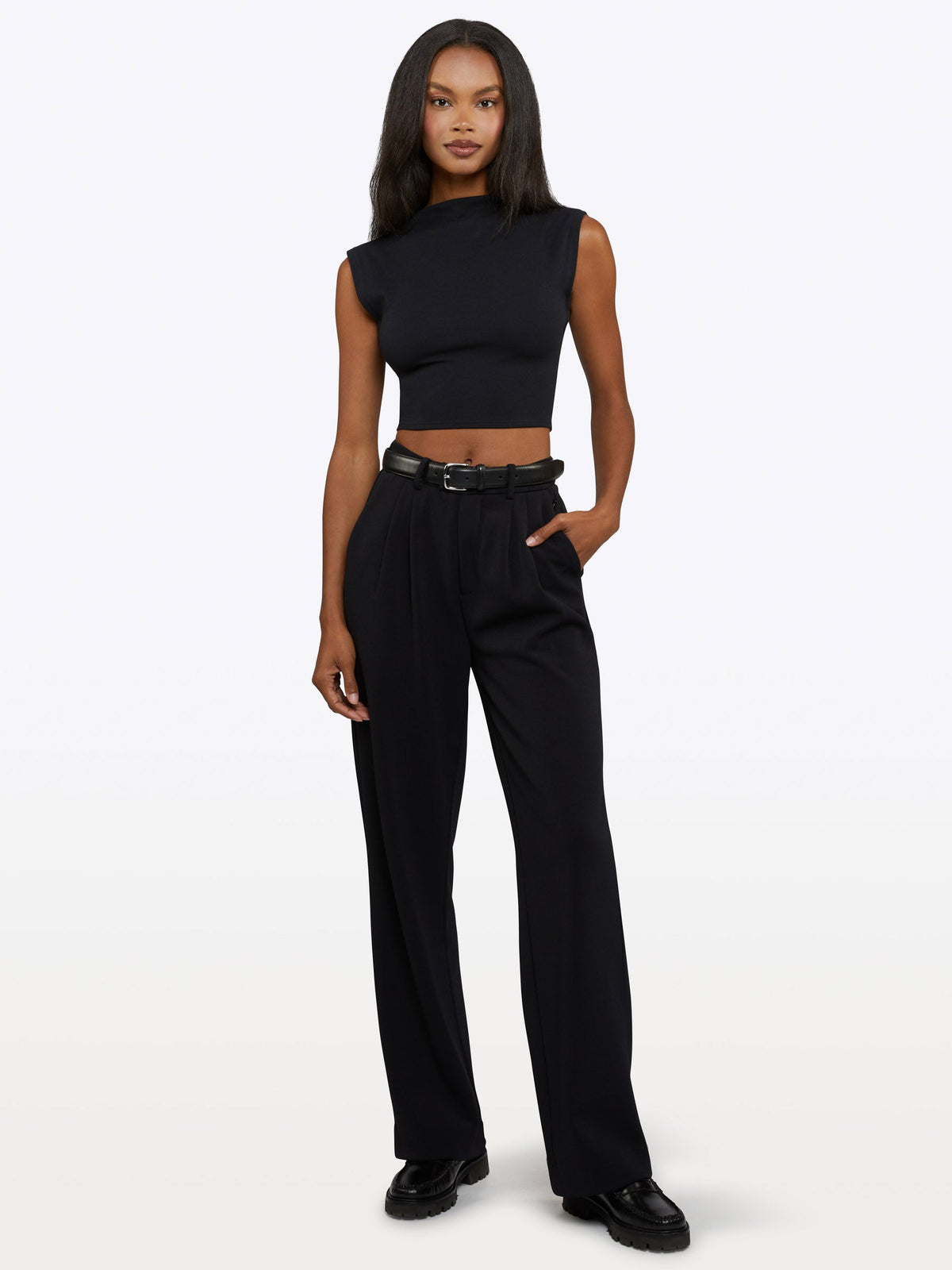 [info]--Taelor is 5'9" and wears a size XS