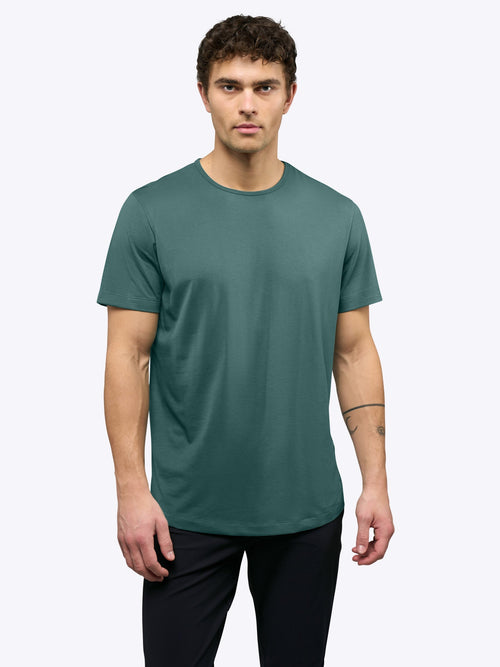 [info]--Tom is 6'1, 180lbs and wears a size L