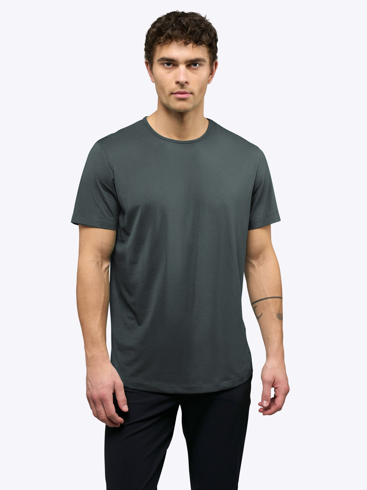 AO Curve-Hem Tee | Urban Chic Signature-Fit PYCA Pro®