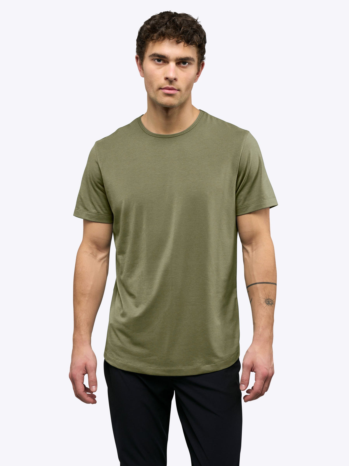 [info]--Tom is 6'1, 180lbs and wears a size L