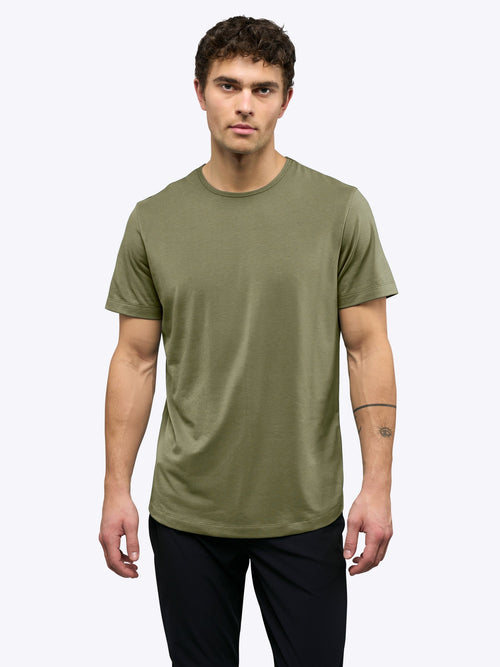 [info]--Tom is 6'1, 180lbs and wears a size L