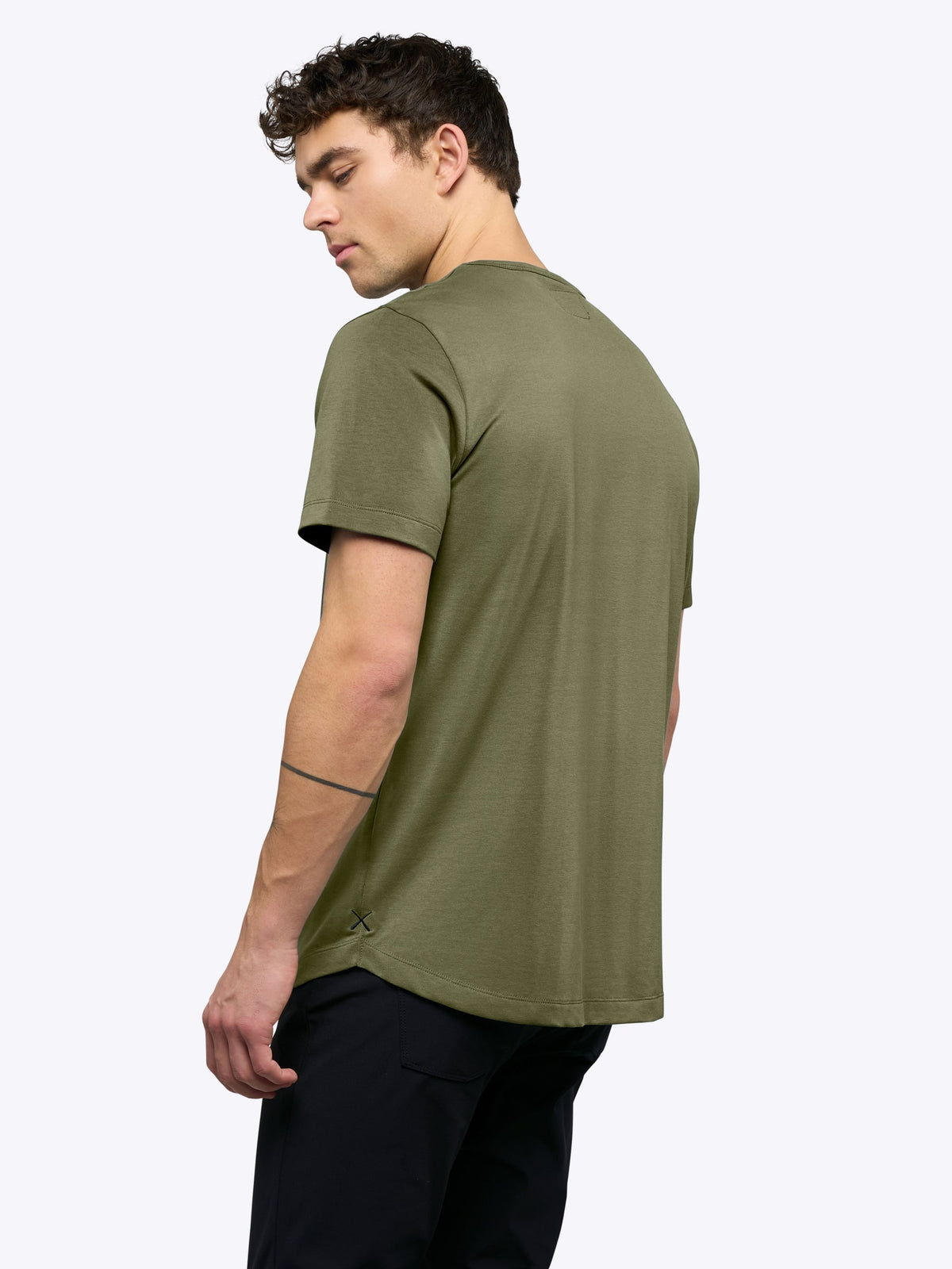 AO Curve-Hem Tee | Capers Signature-Fit PYCA Pro®