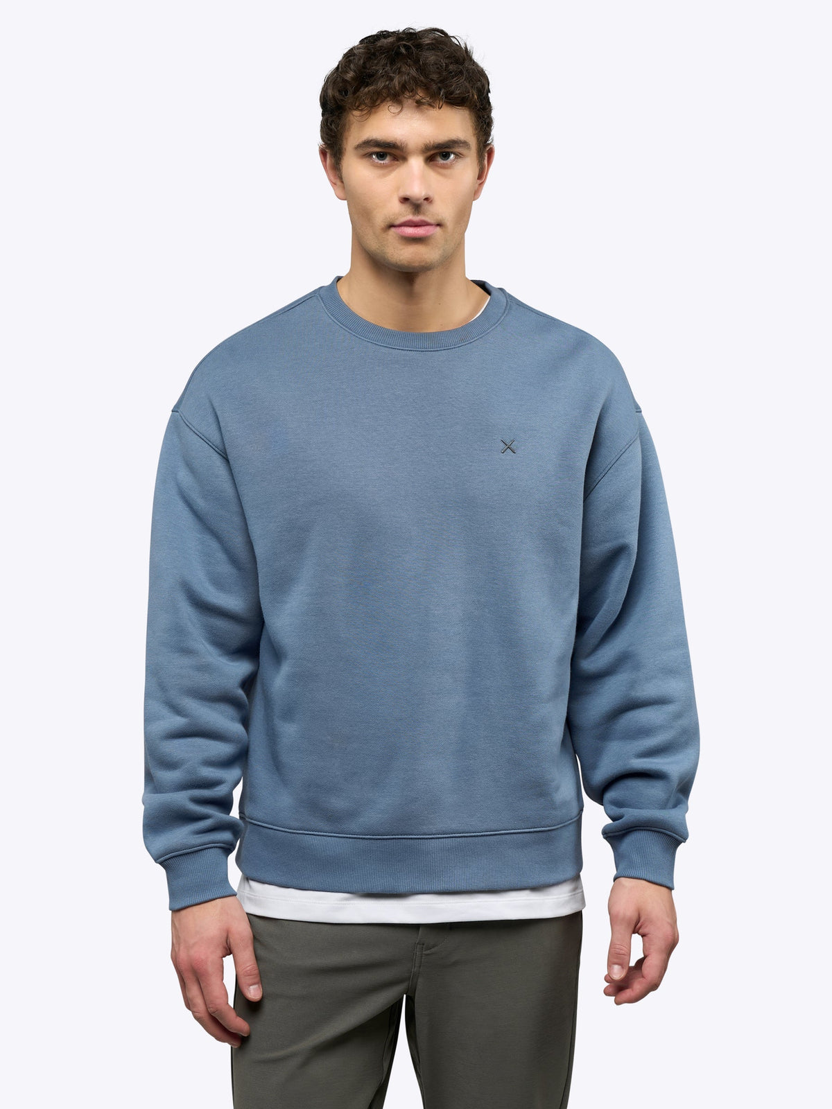 [info]--Tom is 6'1, 180lbs and wears a size L