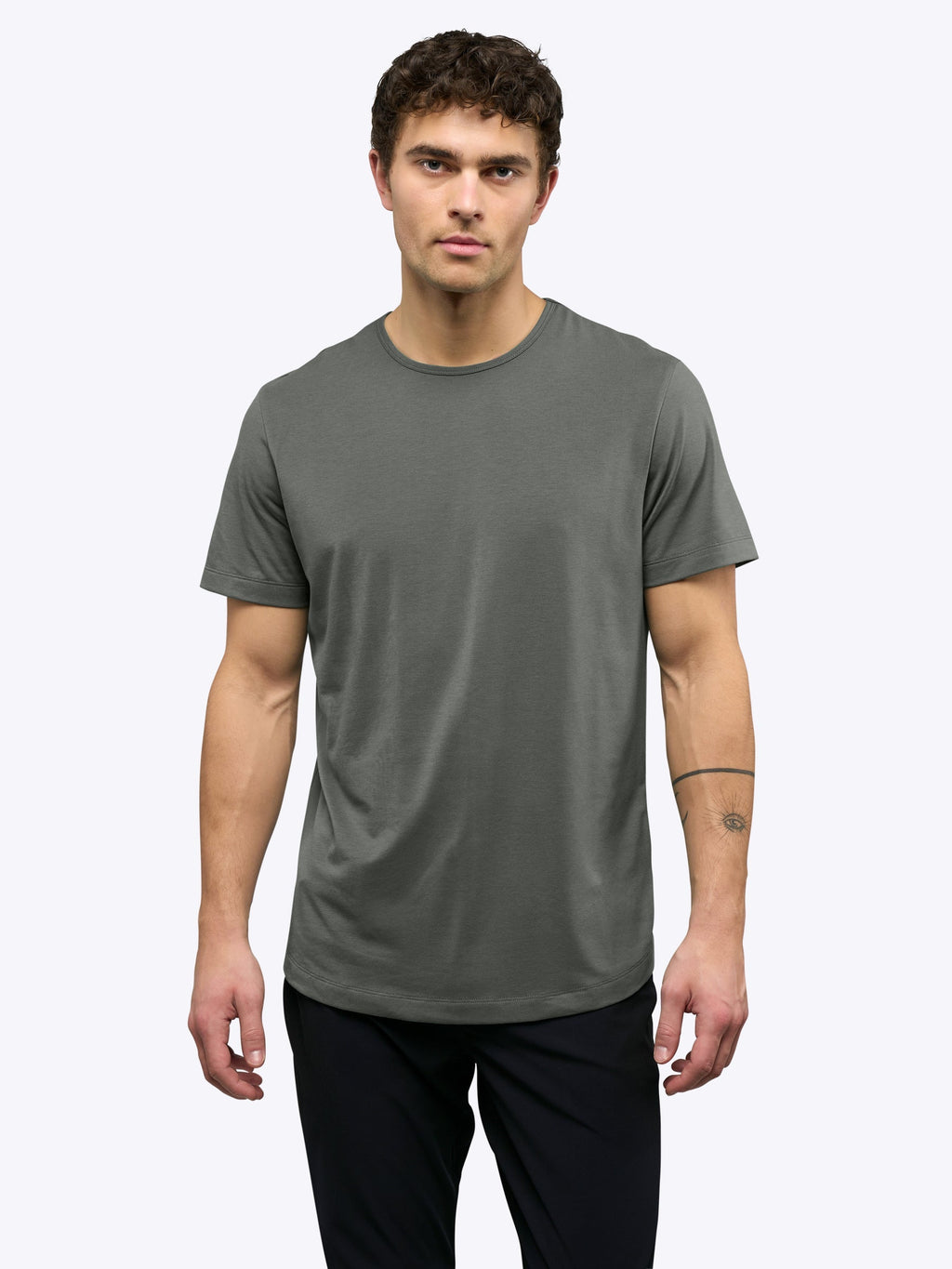 [info]--Tom is 6'1, 180lbs and wears a size L