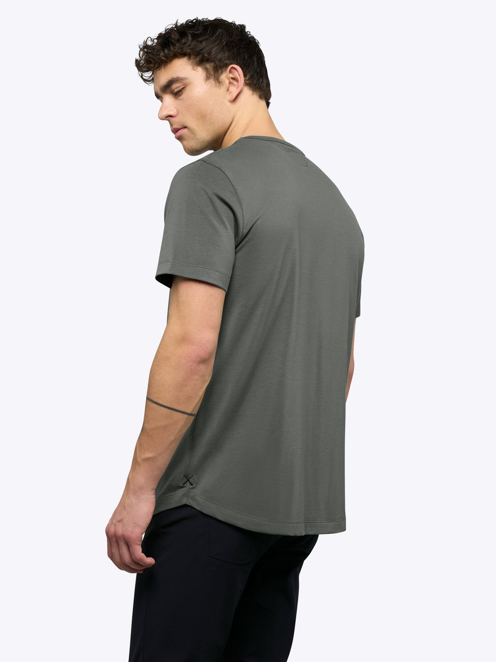 AO Curve-Hem Tee | Castor Grey Signature-Fit PYCA Pro®