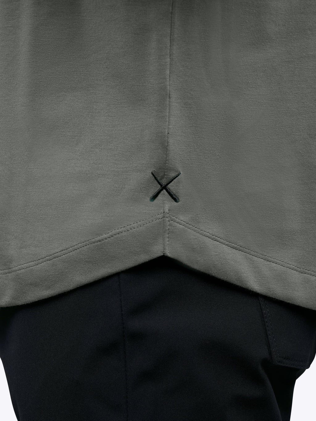 AO Curve-Hem Tee | Castor Grey Signature-Fit PYCA Pro®