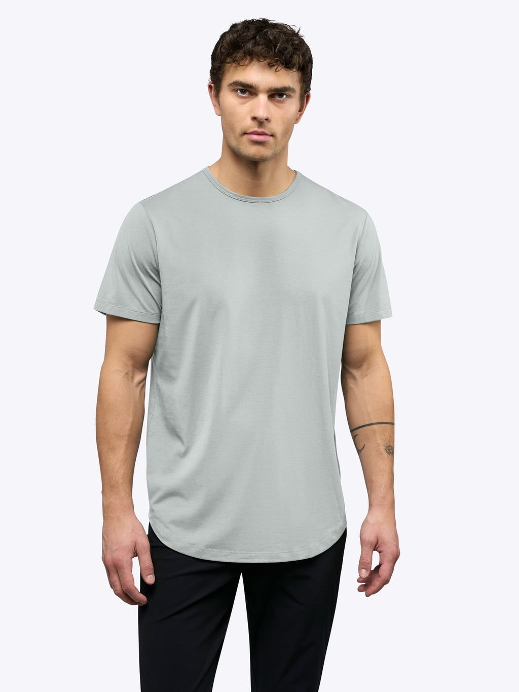 [info]--Tom is 6'1, 180lbs and wears a size L