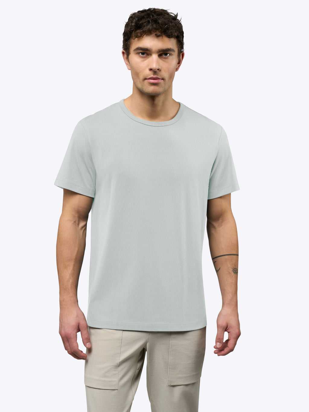 [info]--Tom is 6'1, 180lbs and wears a size L