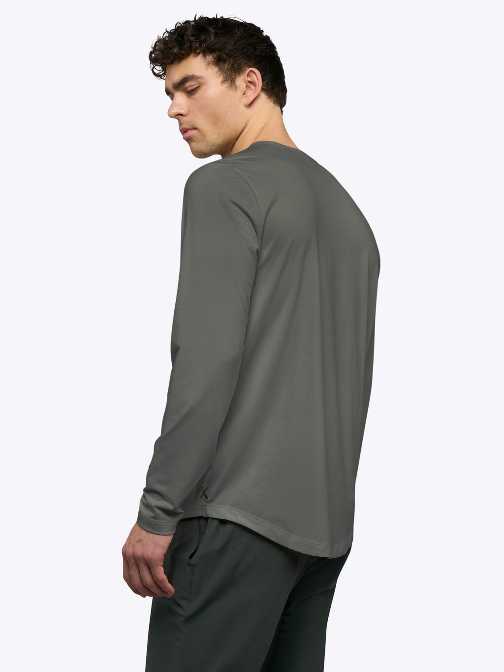 AO Long Sleeve Curve-Hem Tee | Castor Grey Signature-Fit PYCA Pro®
