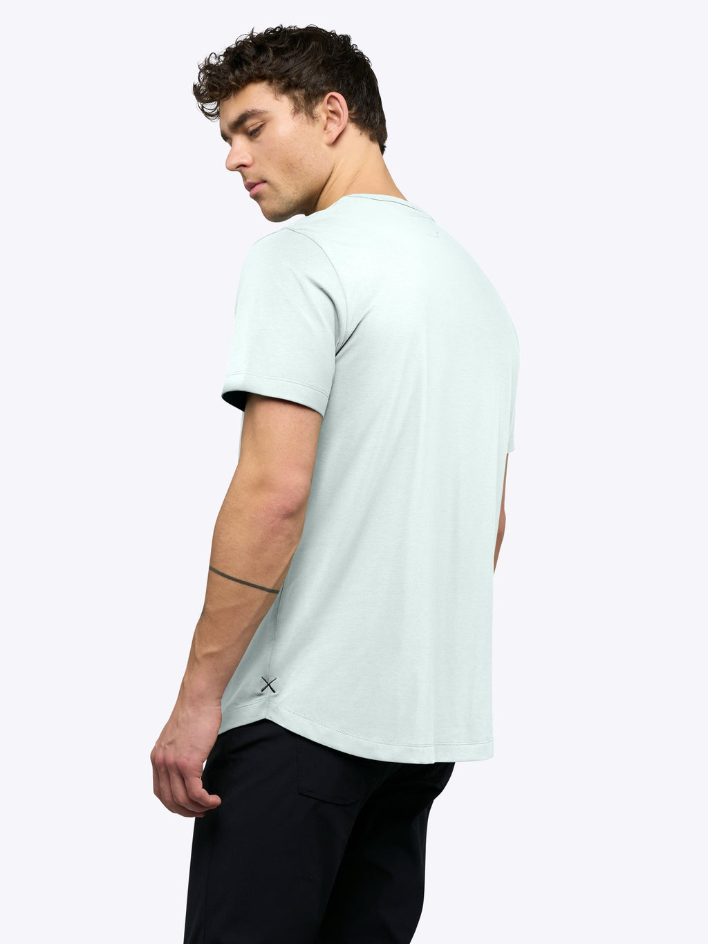 AO Curve-Hem Tee | Diaphonous Signature-Fit PYCA Pro®