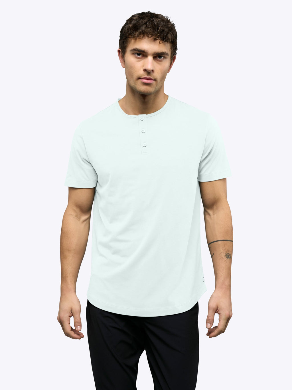 AO Henley Curve-Hem | Diaphonous Signature-Fit PYCA Pro®
