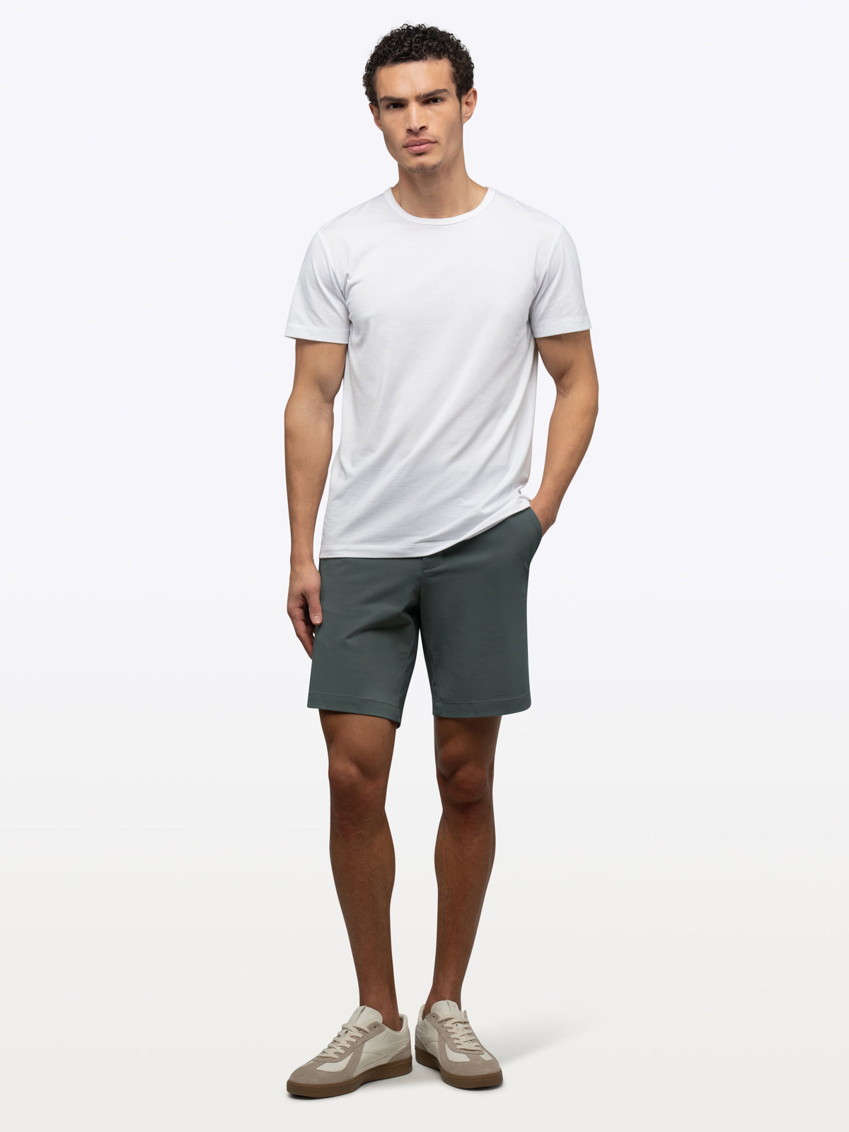 AO Short | Urban Chic Classic-fit Versaknit®
