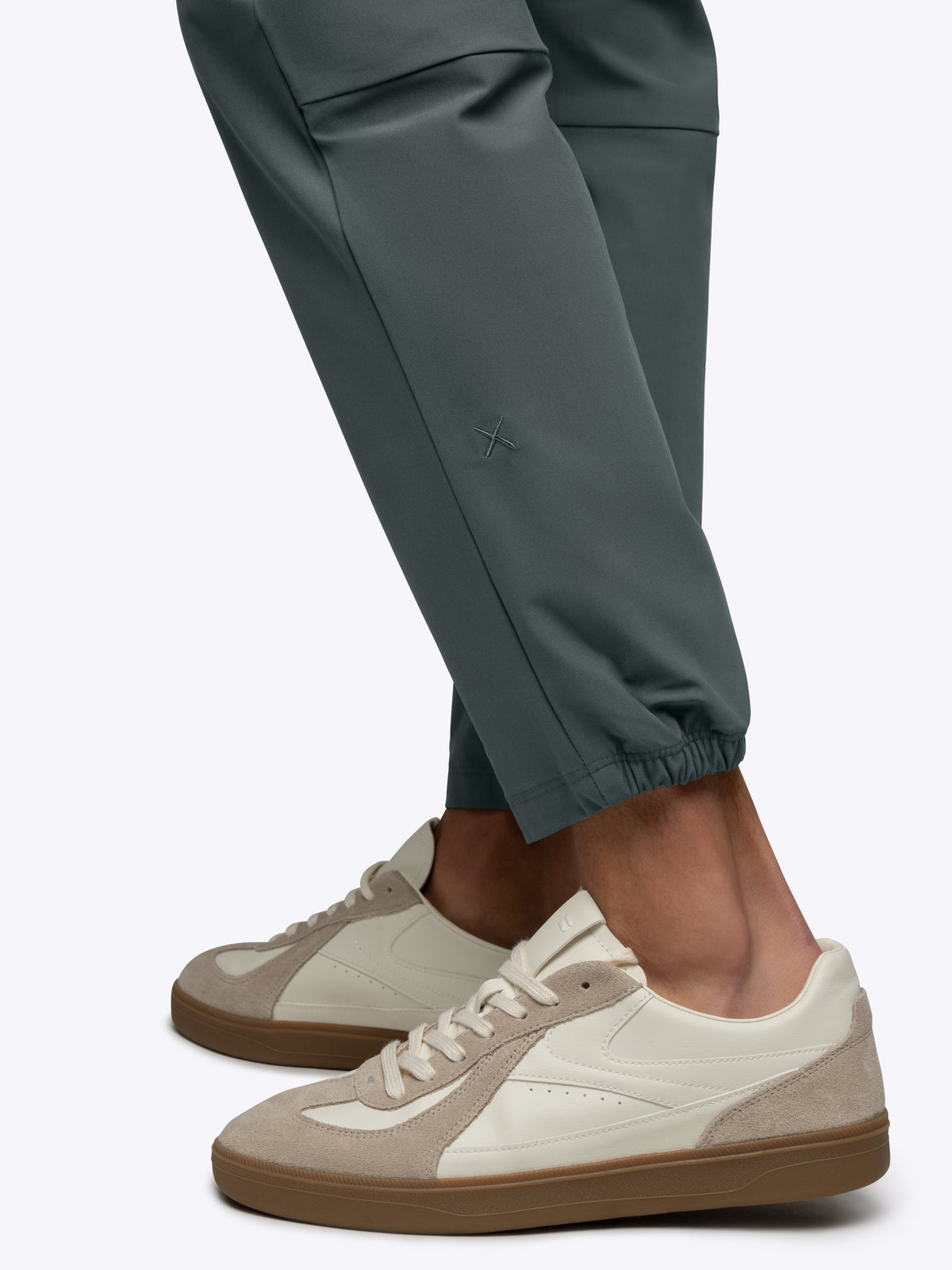 AO Jogger Pant 2.0 | Urban Chic Straight-Leg Versaknit®