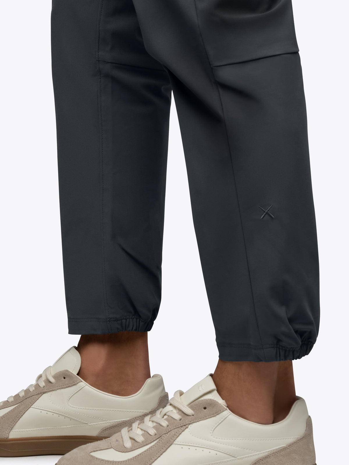AO Jogger Pant 2.0 | Obsidian Straight-Leg Versaknit®