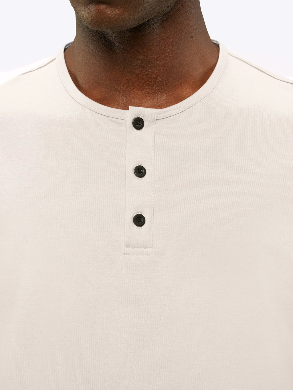 AO Henley Curve-Hem | Eggshell Signature-fit PYCA Pro®