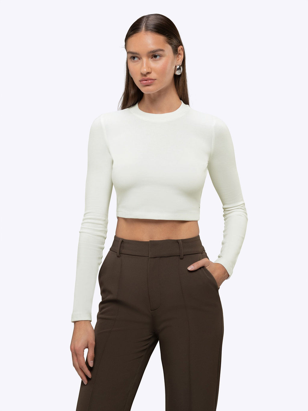 Long Sleeve Tomboy Tee Cropped | Eggshell Slim-Fit Tomboy-Cotton™