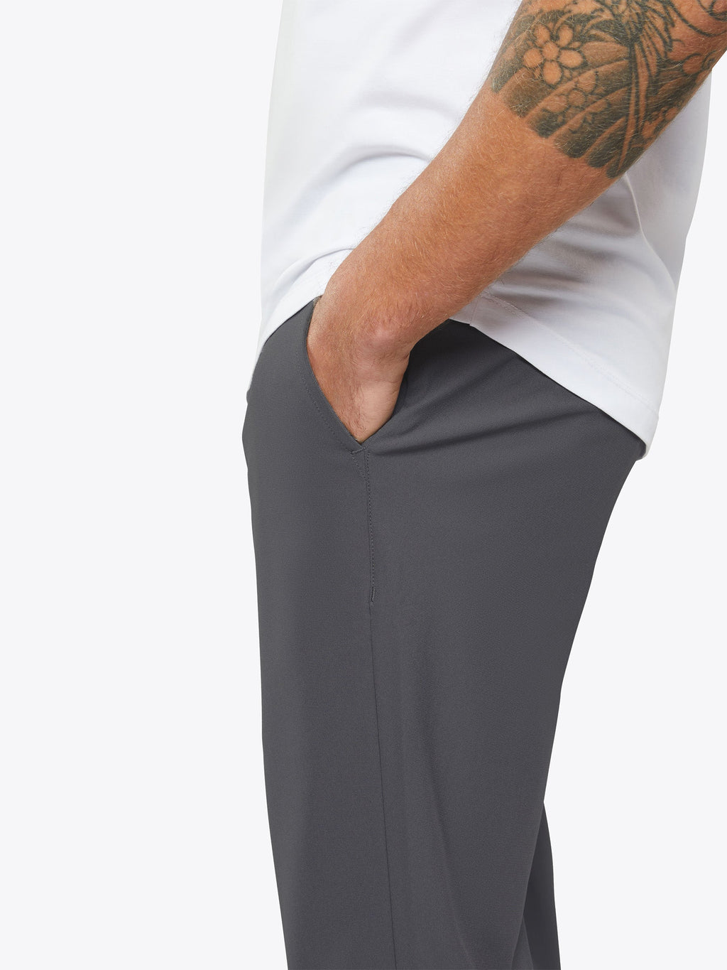AO Jogger | Graphite Slim-fit Versaknit®