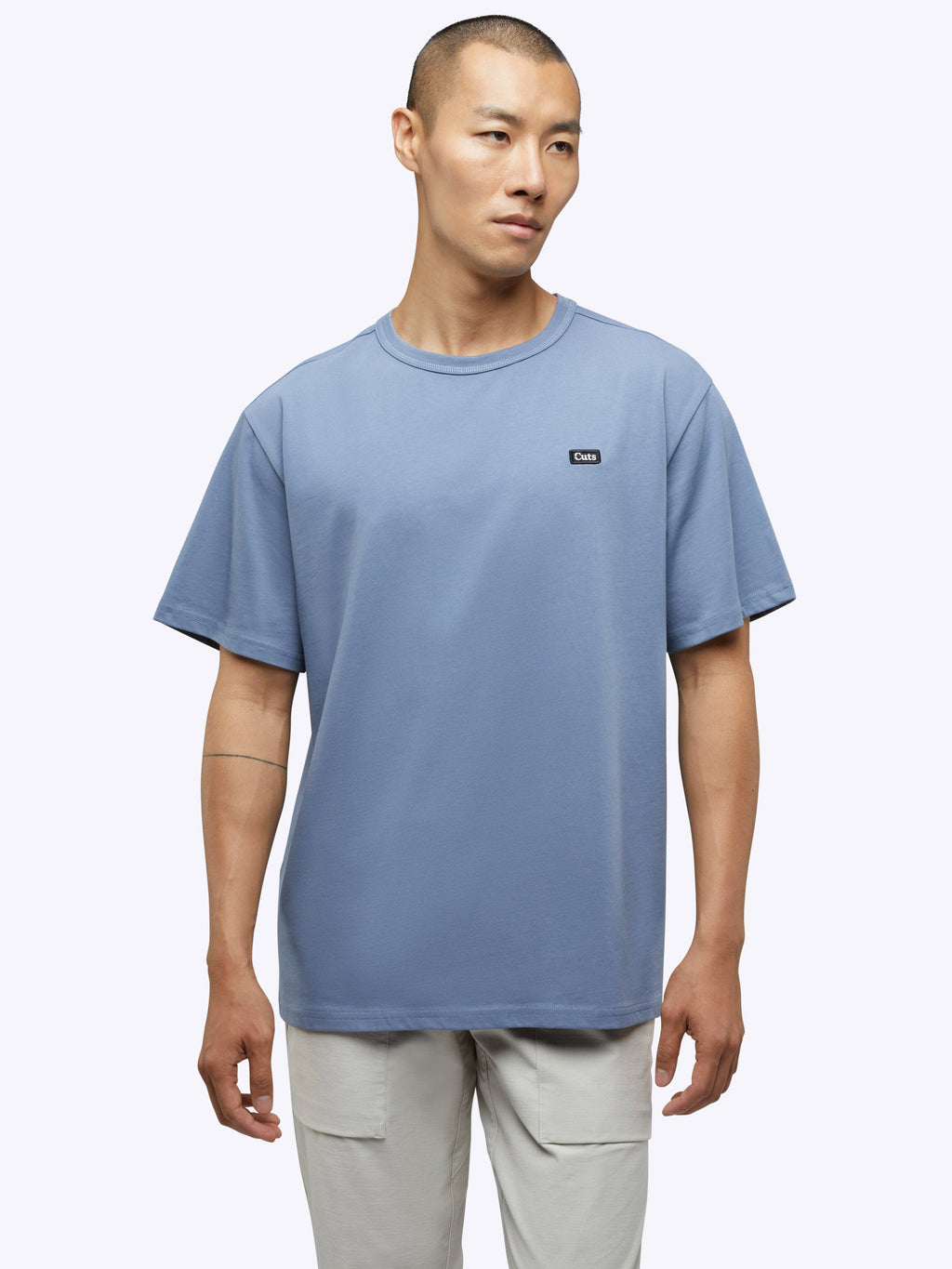 [info]--Gun is 6'2, 170lbs and wears a size L