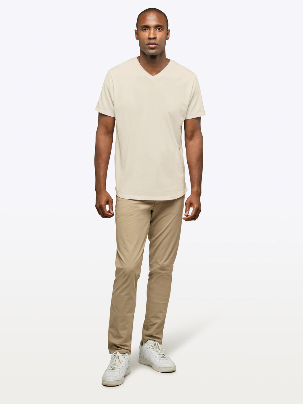 AO V-Neck Curve-Hem | Ivory Signature-fit PYCA Pro®