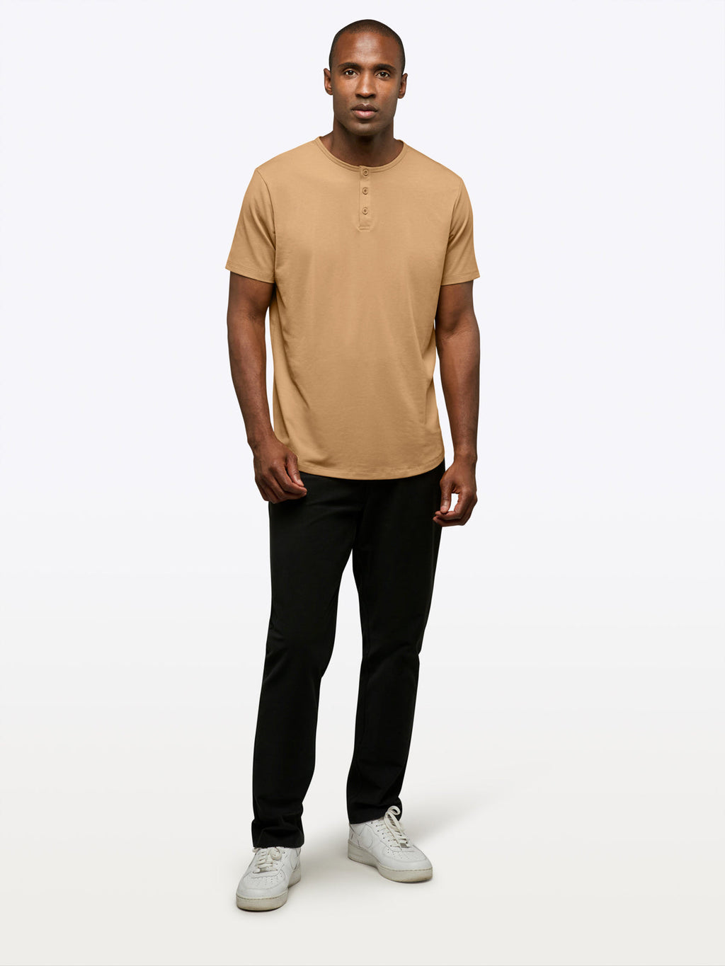 AO Henley Curve-Hem | Latte Signature-fit PYCA Pro®