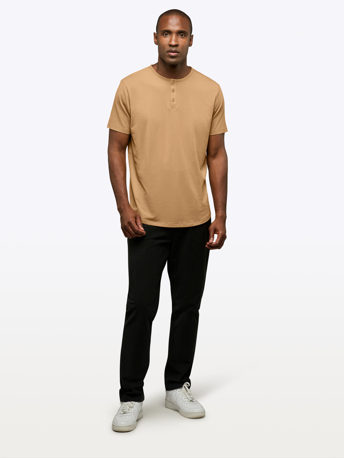 AO Henley Curve-Hem | Latte Signature-fit PYCA Pro®
