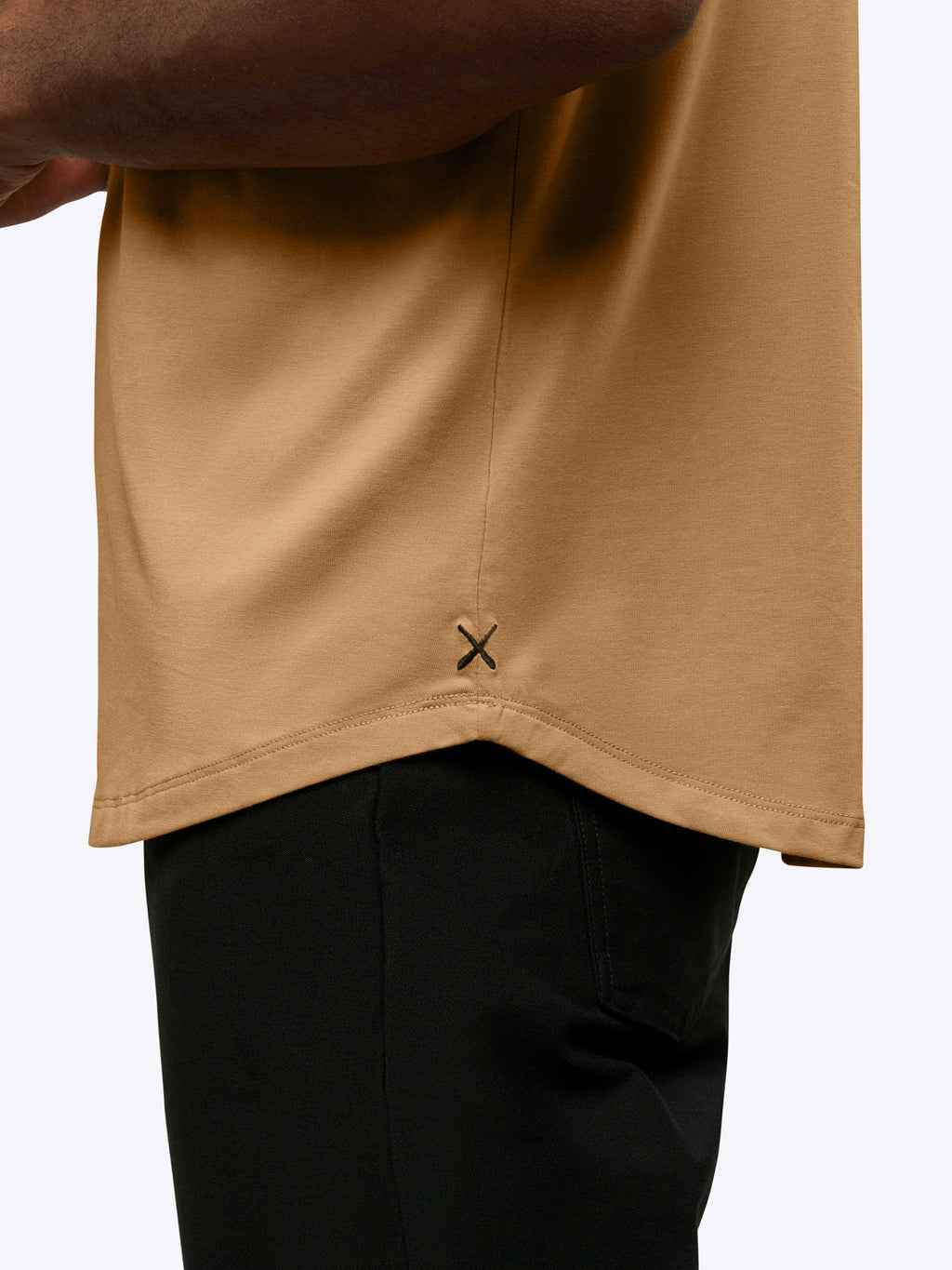 AO Henley Curve-Hem | Latte Signature-fit PYCA Pro®