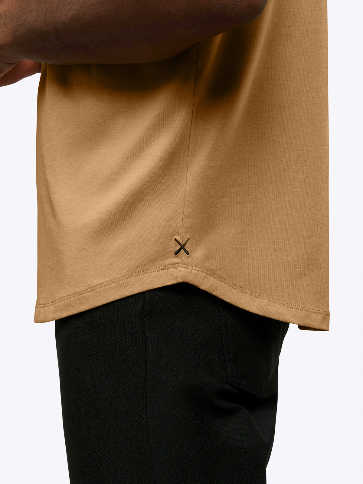 AO Henley Curve-Hem | Latte Signature-fit PYCA Pro®