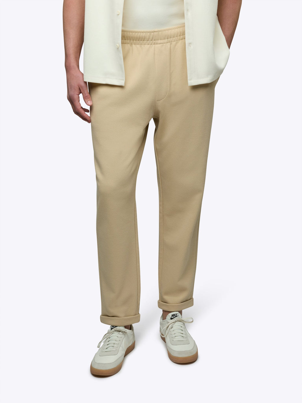 [info]--Tom is 6'3" 180lbs, waist 32" and wears a M