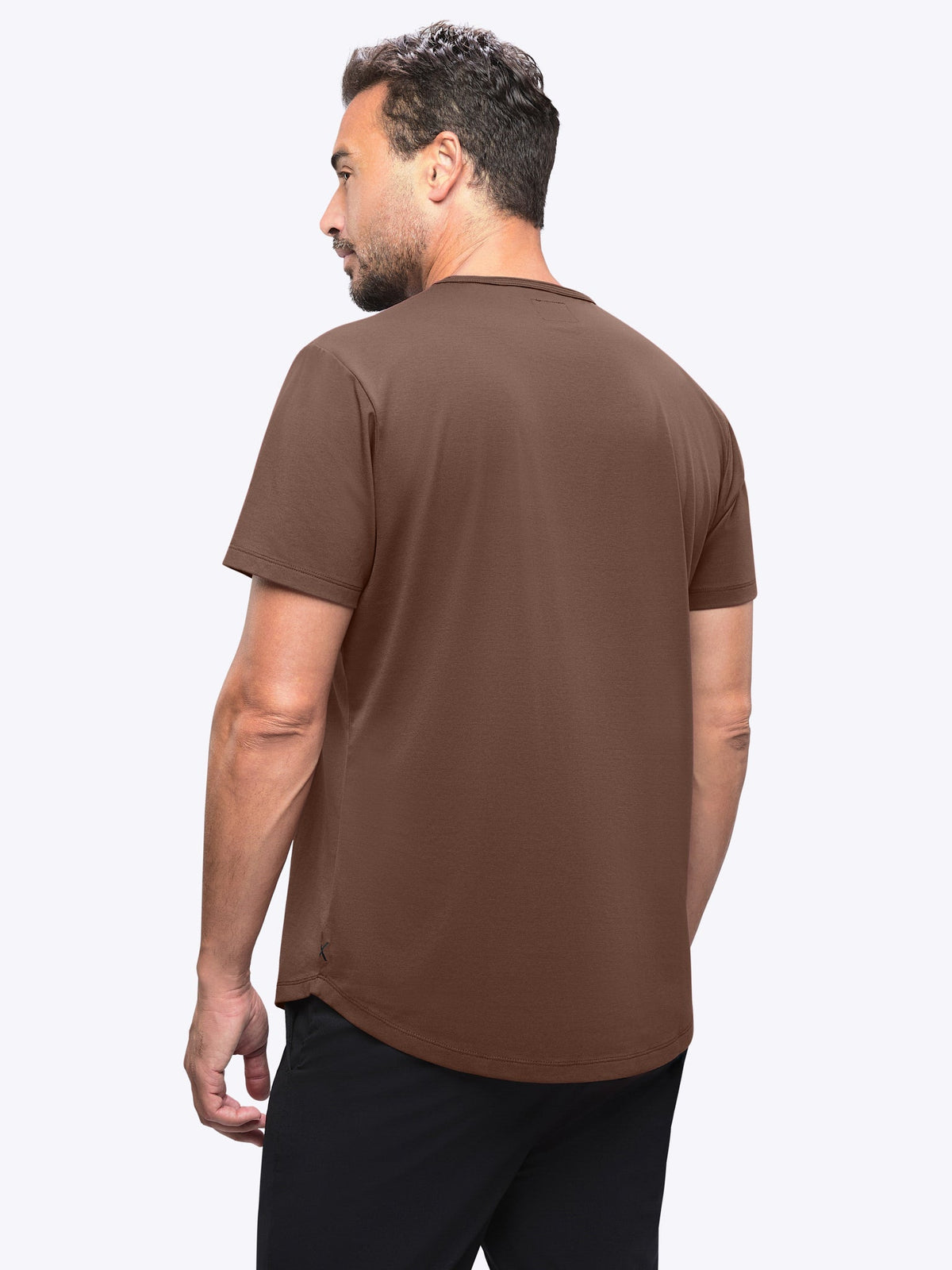AO Curve-Hem Tee | Mocha Signature-fit PYCA Pro®