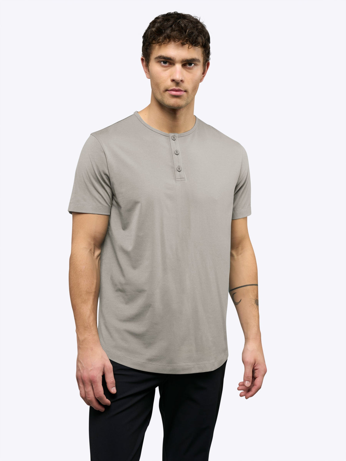 [info]--Tom is 6'1, 180lbs and wears a size L