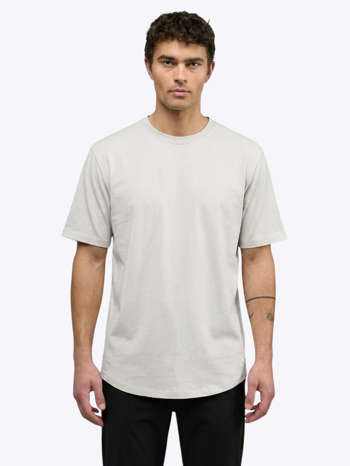 [info]--Tom is 6'1, 180lbs and wears a size L