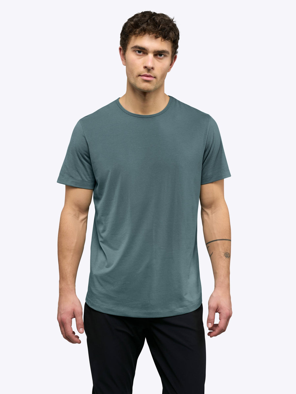 [info]--Tom is 6'1, 180lbs and wears a size L