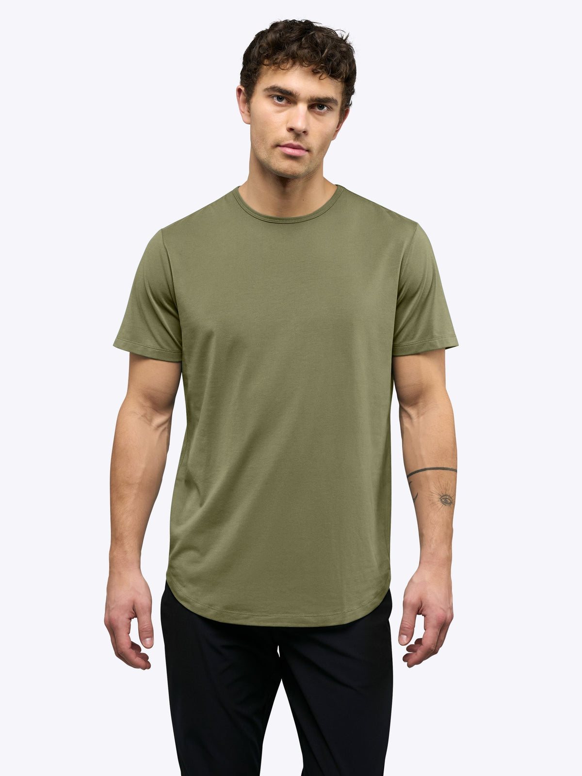 [info]--Tom is 6'1, 180lbs and wears a size L