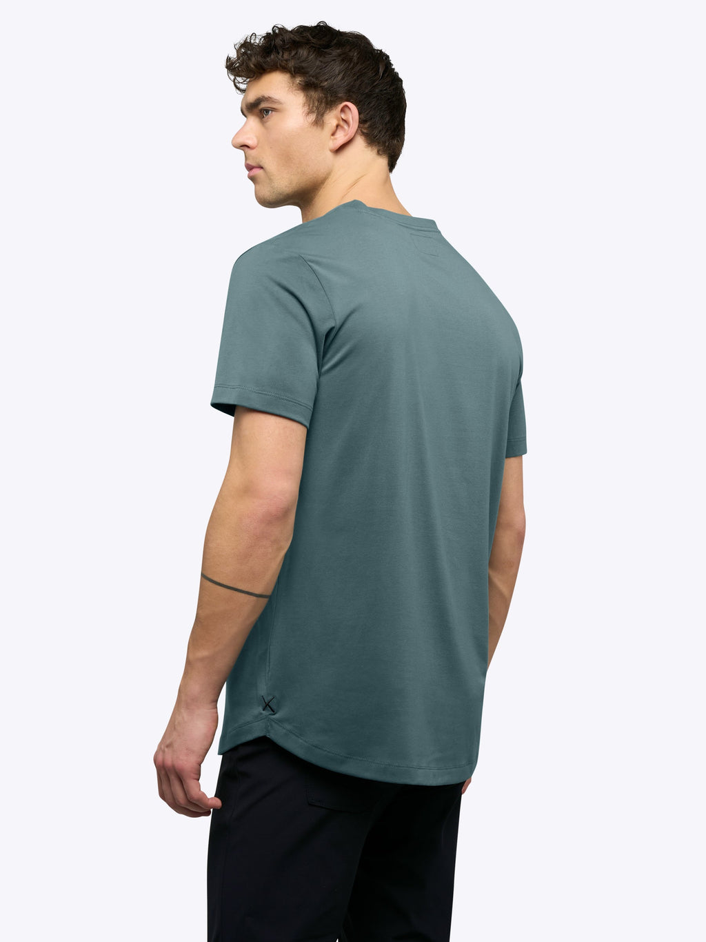 AO V-Neck Curve-Hem Tee | North Atlantic Signature-Fit PYCA Pro®
