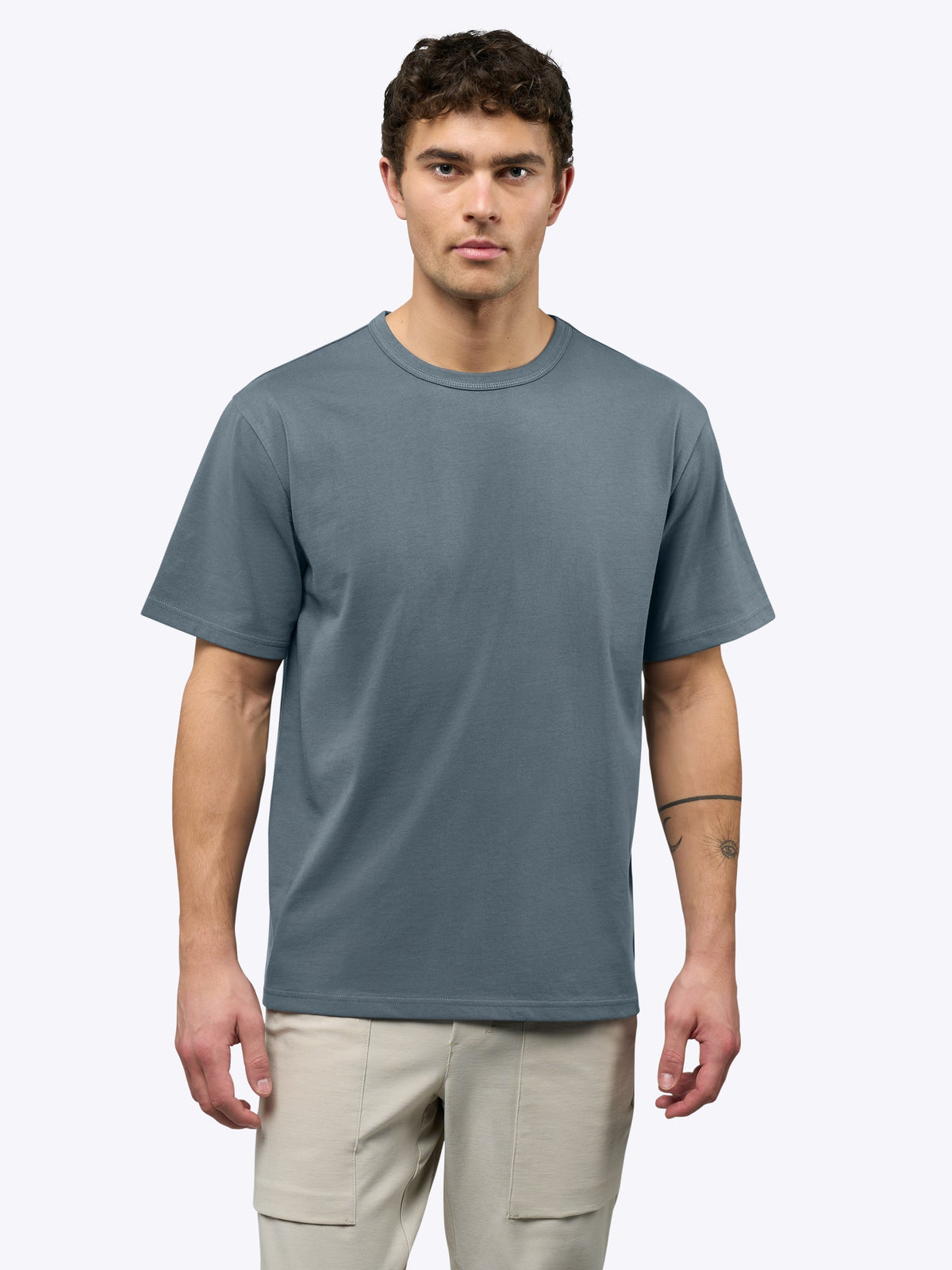 [info]--Tom is 6'1, 180lbs and wears a size L