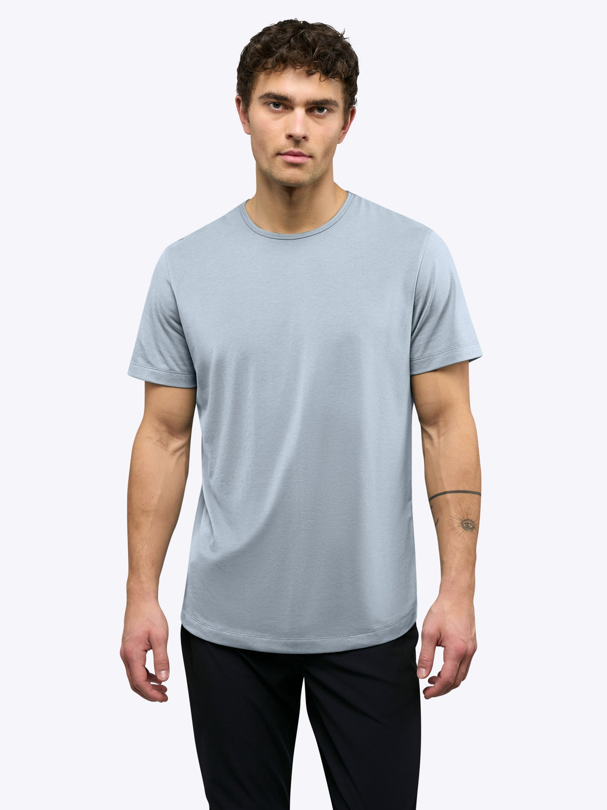 [info]--Tom is 6'1, 180lbs and wears a size L
