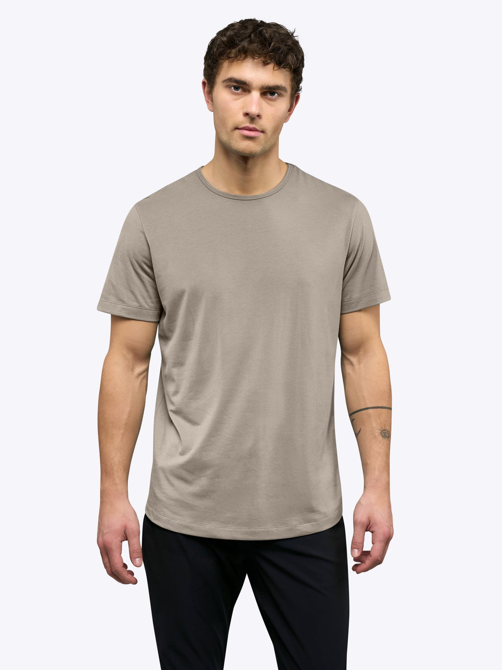 [info]--Tom is 6'1, 180lbs and wears a size L