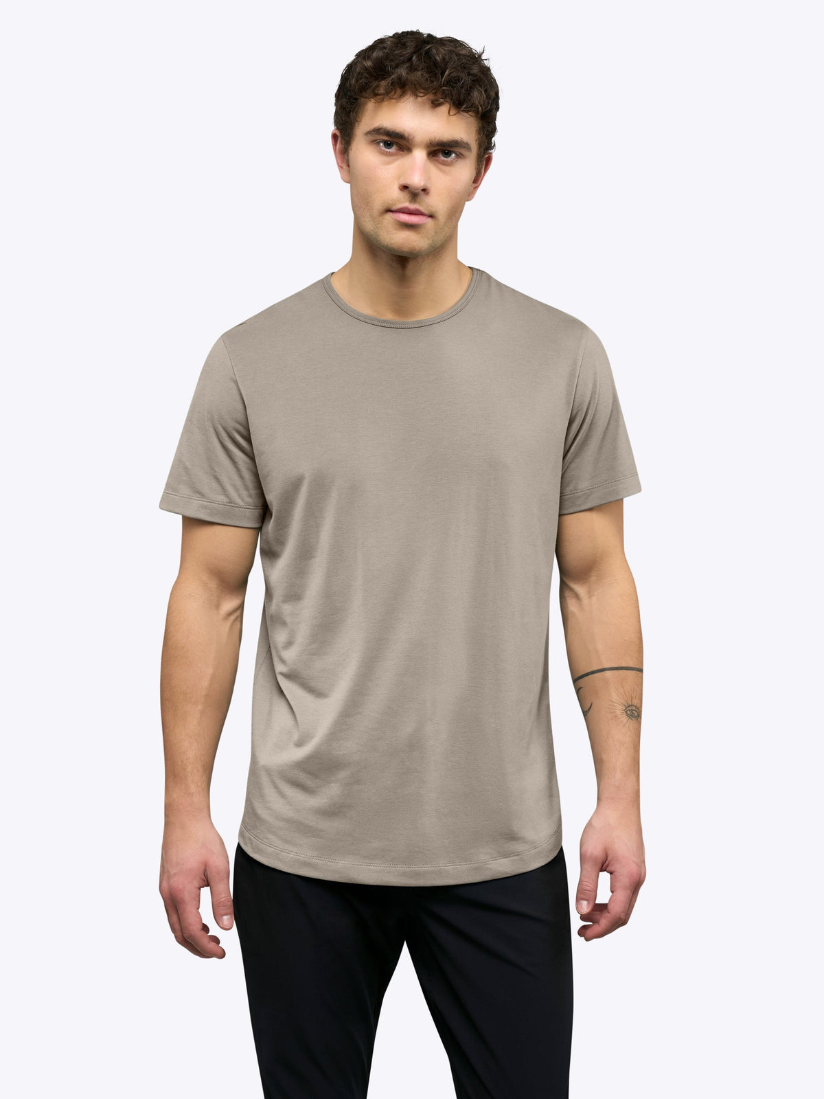 [info]--Tom is 6'1, 180lbs and wears a size L