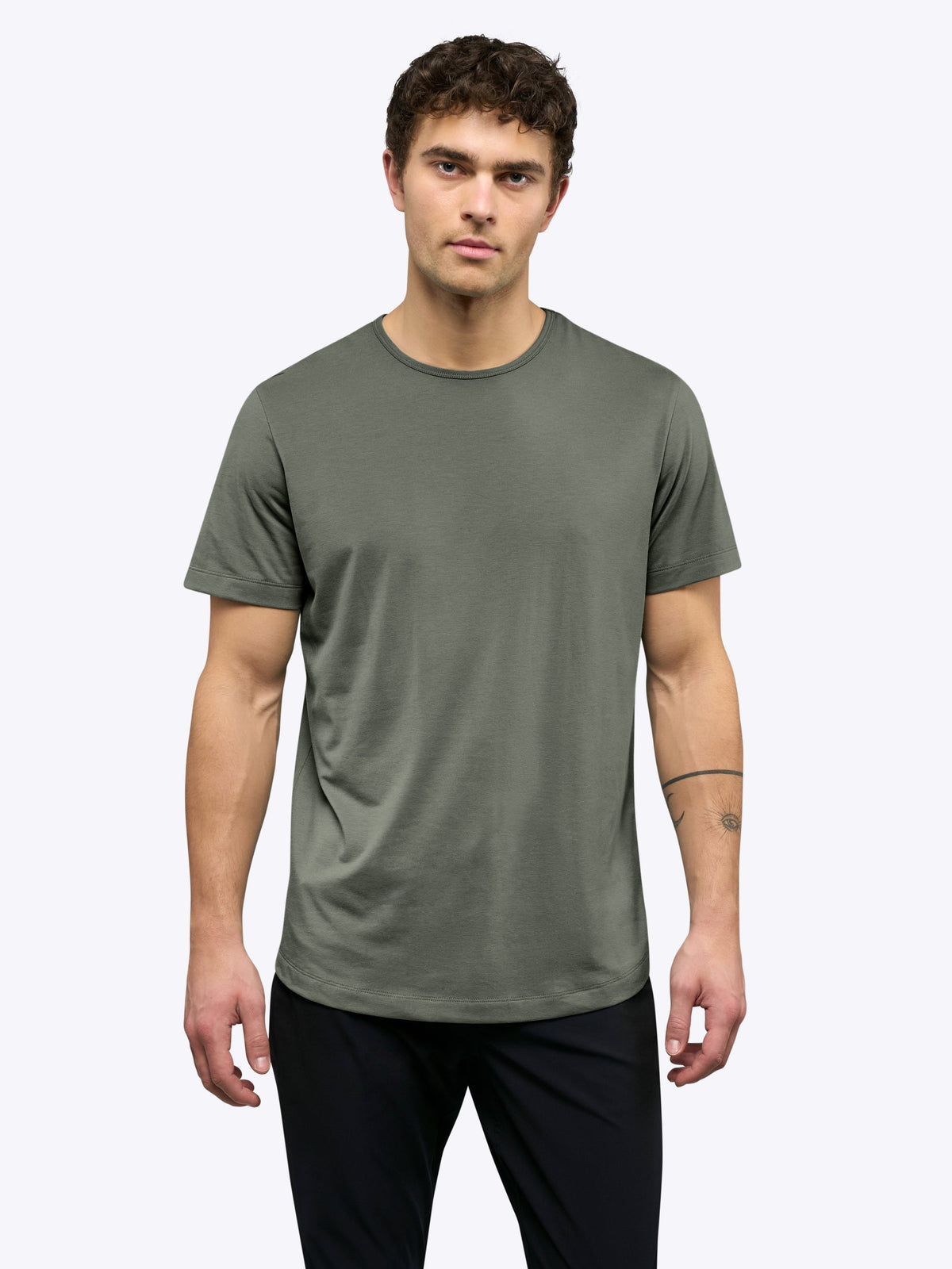 [info]--Tom is 6'1, 180lbs and wears a size L