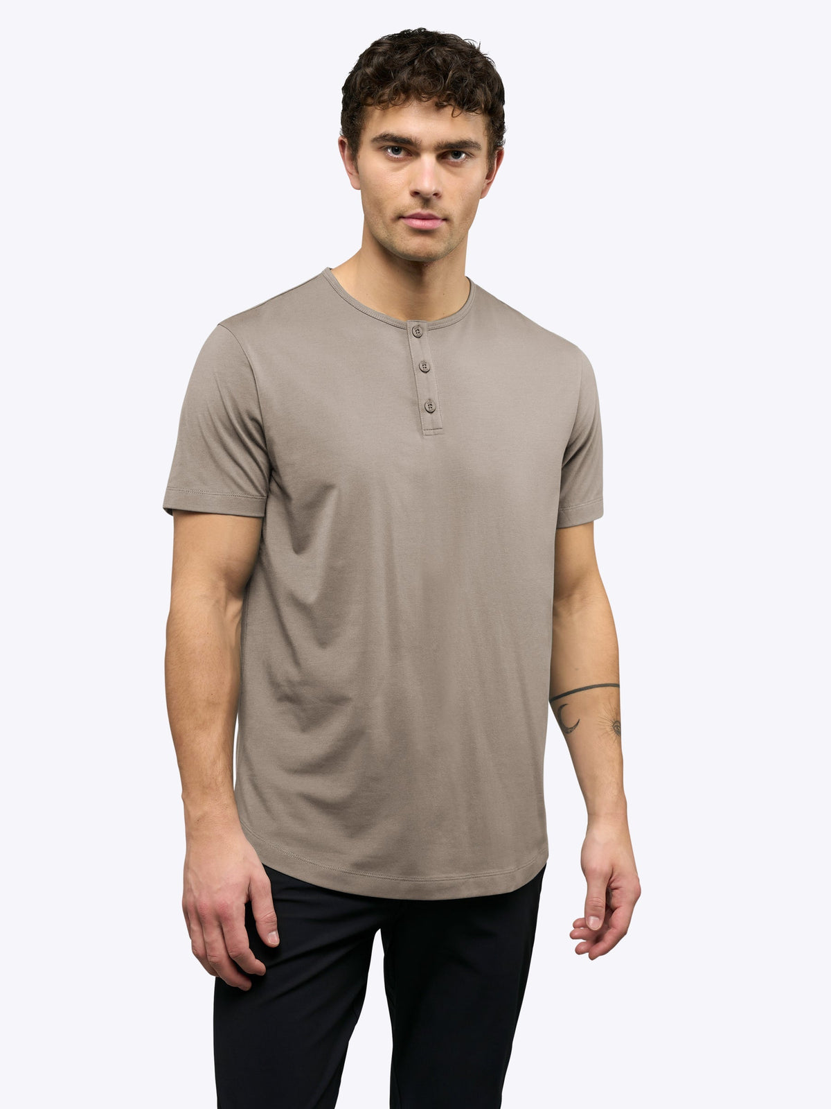 AO Henley Curve-Hem | Pure Cashmere Signature-Fit PYCA Pro®