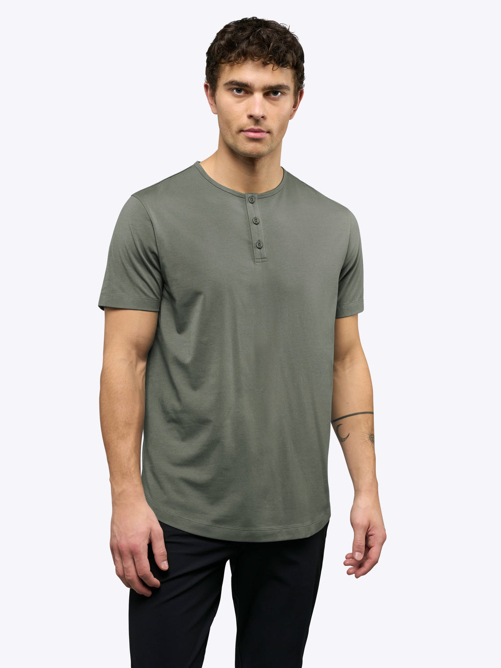 [info]--Tom is 6'1, 180lbs and wears a size L
