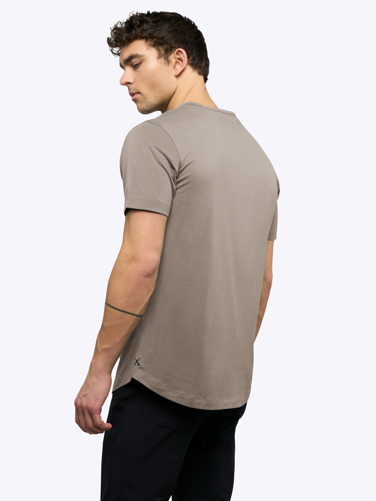 AO Henley Curve-Hem | Pure Cashmere Signature-Fit PYCA Pro®